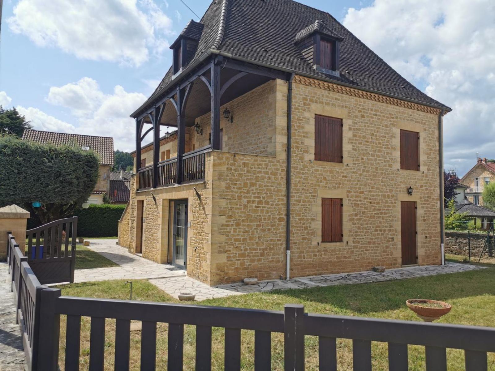 Logement Spacieux Rez-De-Chaussee, Jardin, Stationnement Devant, A 5 Minutes A Pied Du Centre De Sarlat Villa ภายนอก รูปภาพ