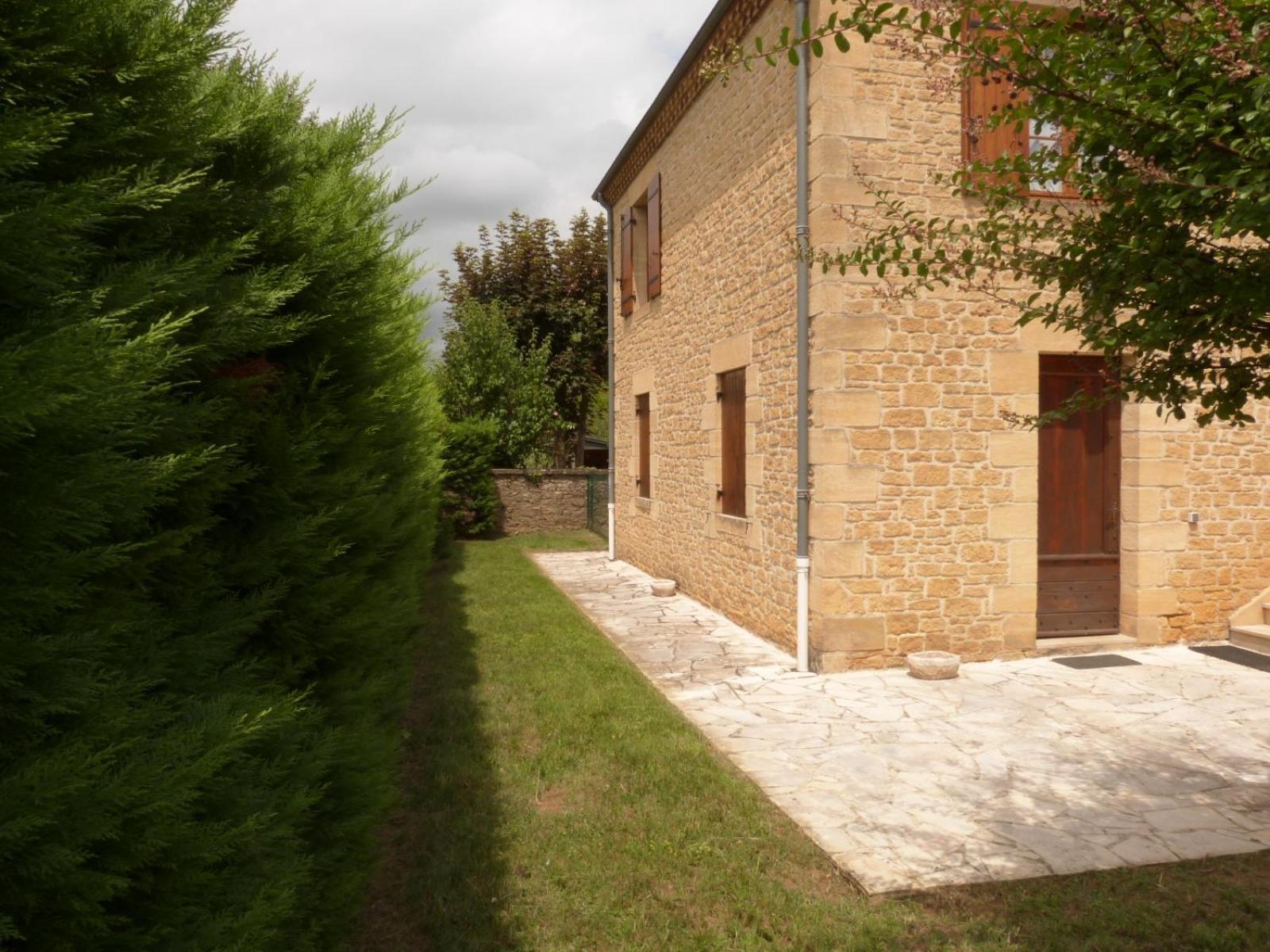 Logement Spacieux Rez-De-Chaussee, Jardin, Stationnement Devant, A 5 Minutes A Pied Du Centre De Sarlat Villa ภายนอก รูปภาพ
